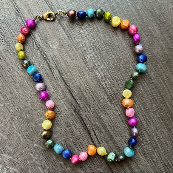 Handmade hand knotted fresh water pearl rainbow necklace - Picture 4 of 10